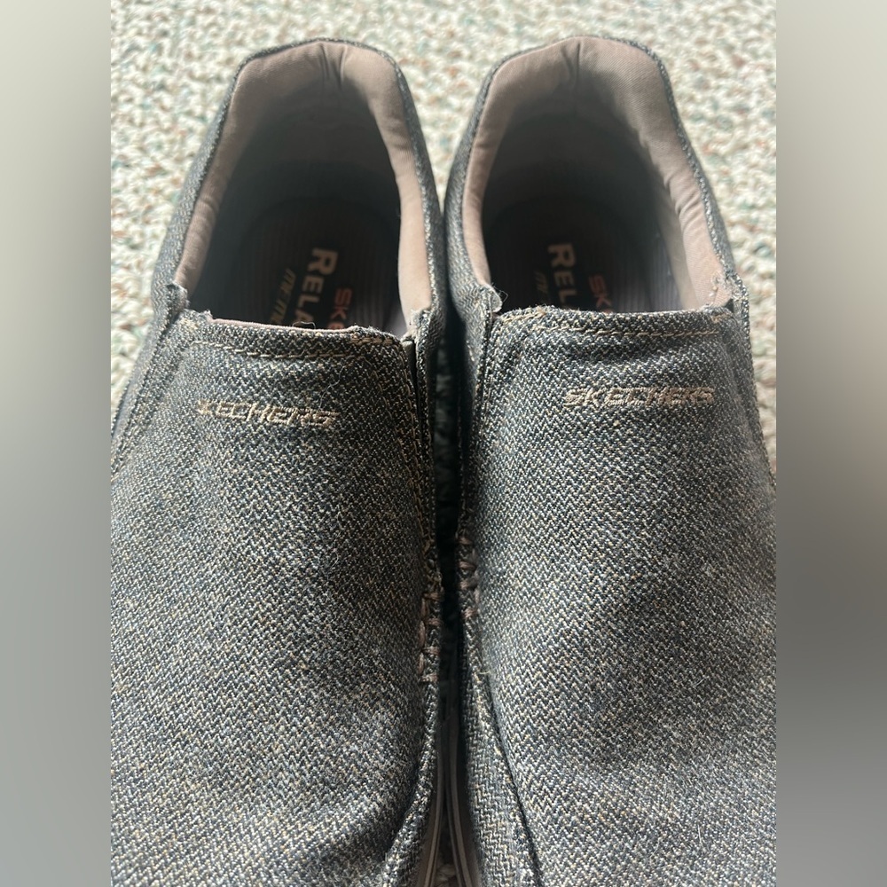 Skechers Relaxed Fit Memory Foam Slip On Shoes Sneaker Size 9 Black Tan Casual - Picture 7 of 11